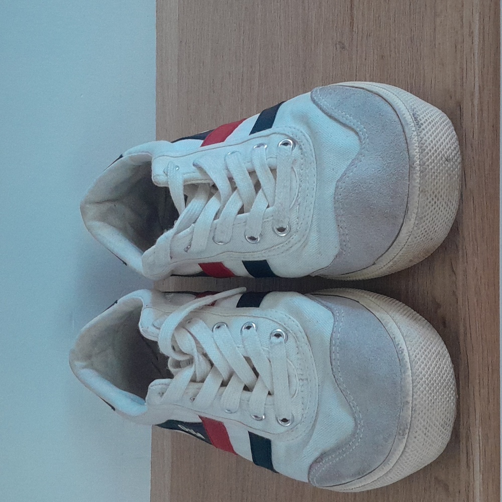 Gola tennis shoes